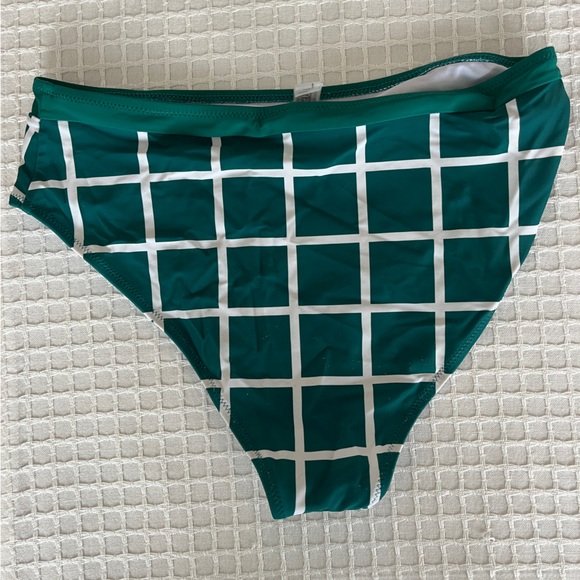 CUPSHE - Emerald Green Bikini, plaid bottoms & matching adjustable top, medium - Picture 8 of 11